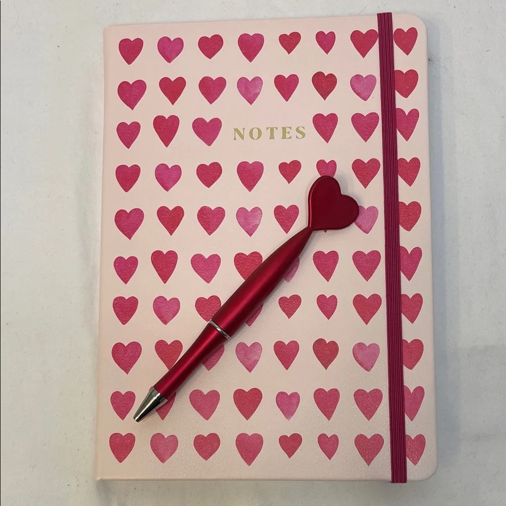 Notebook with Pen Heart Design NWOT